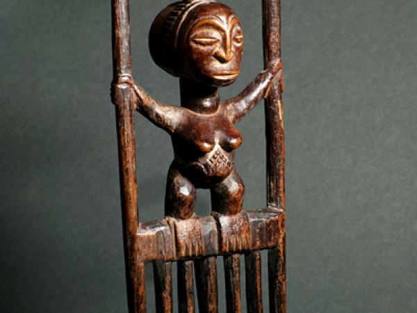 Female Hemba comb (2)