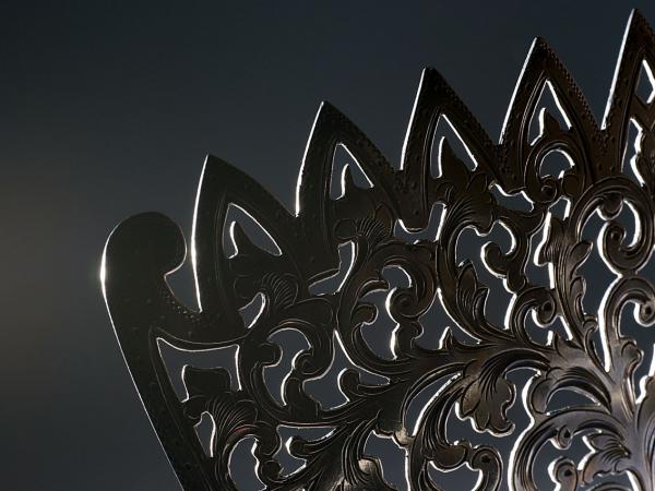 Peigne en argent ciselé (2)