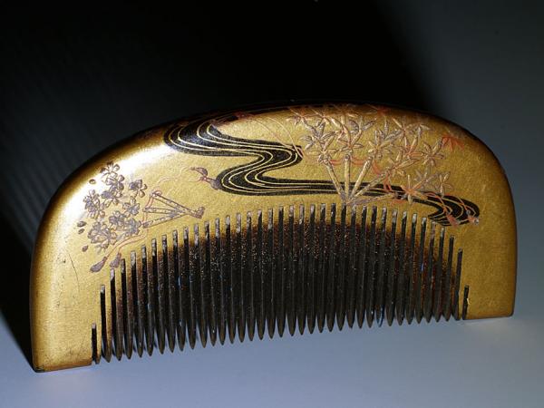 Ensemble en écaille laquée d'or (4)