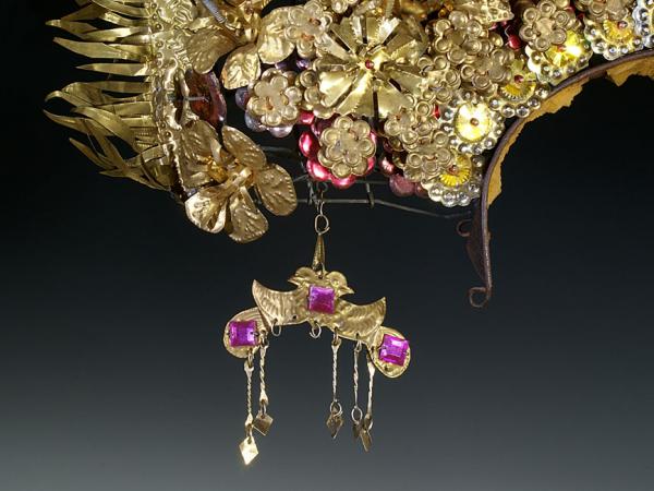 Minangkabau crown for bride; Sumatra (6)