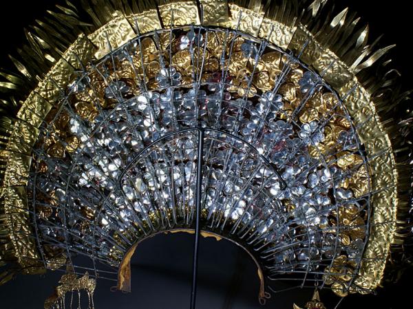 Minangkabau crown for bride; Sumatra (6)