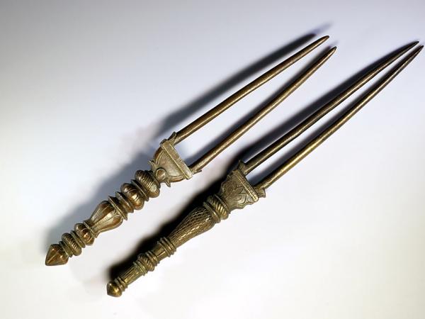 Indian hair-drying forks (2)