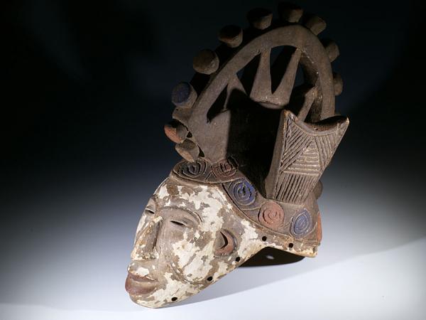 Igbo mask with combs (4)