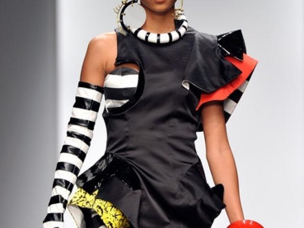 KTZ runway hair comb (6)