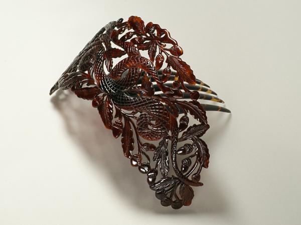 Serpents enlacés sur feuilles de chêne (2)
