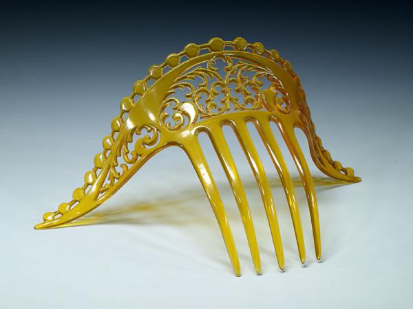 American celluloid back comb (2)