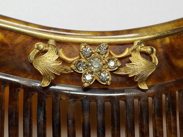 Celluloid comb, swastika motif (2)