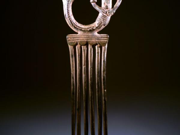 Mami Wata bronze comb (2)