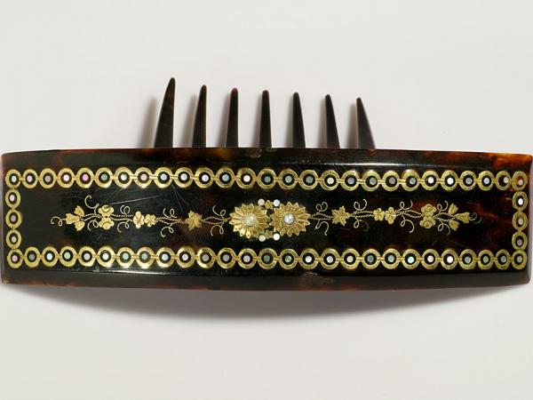 Peigne articulé incrusté d'or et de nacre (3)