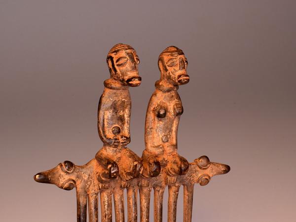 Bronze comb with ancestors (2)