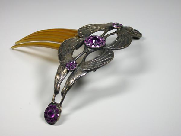 Art Nouveau comb, crane motif (2)