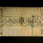 Very old restoration with iron hooks. Ivory 18th c. Very old restoration with iron hooks. Ivory 18th c.